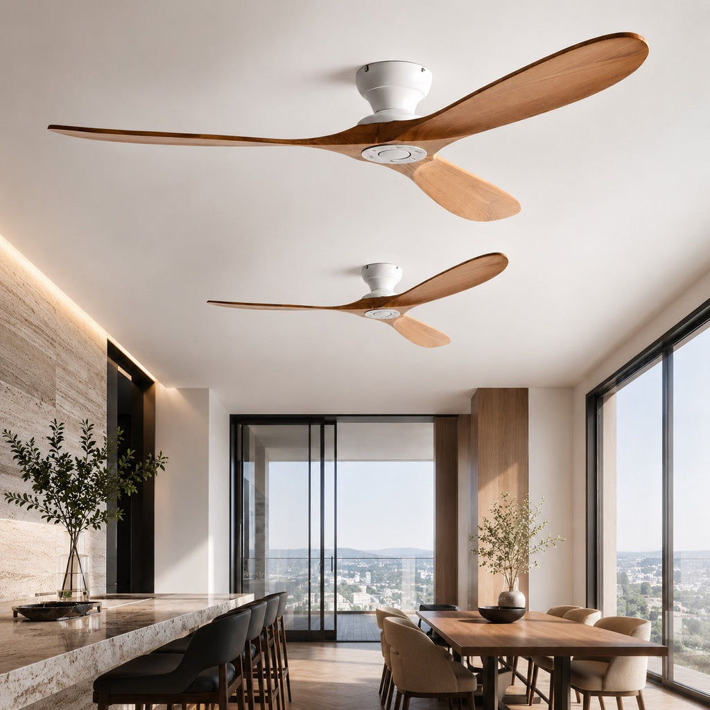 Moderner Deckenventilator mit flachem Profil, Holzflügeln, Fernbedienung und leisem Gleichstrommotor | ribuella