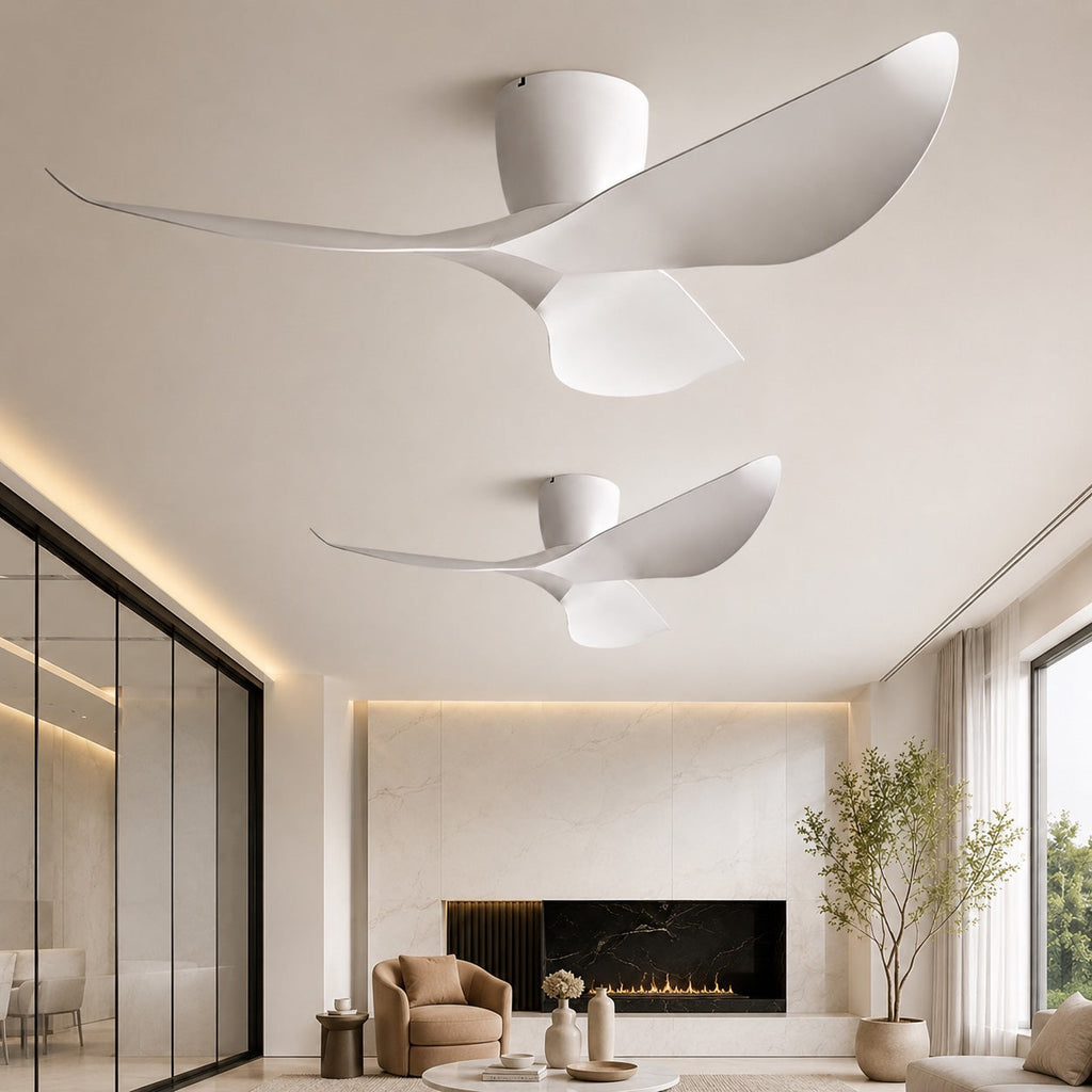 Moderner Deckenventilator mit flachem Profil, Fernbedienung und leisem Gleichstrommotor | ribuella