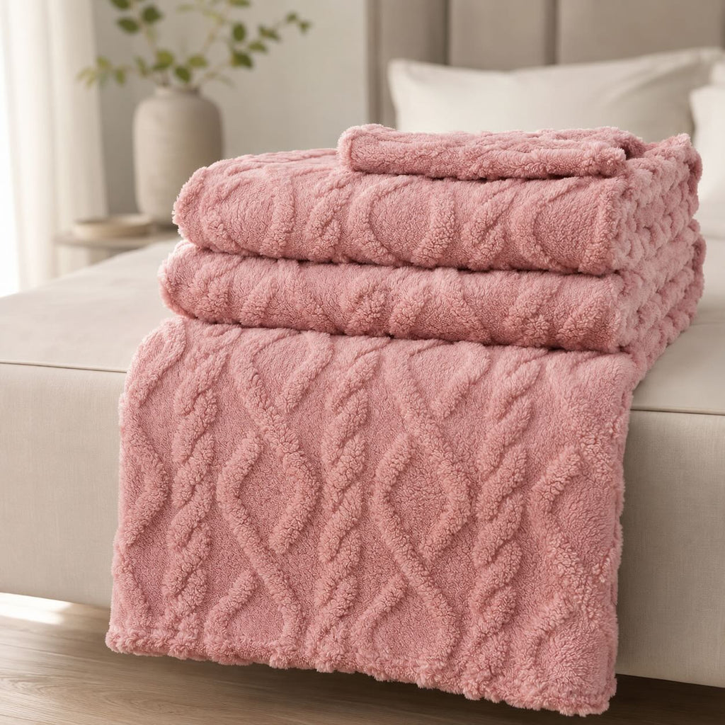 Lightweight Coral Fleece Throw Blanket for Sofa and Bed Use Soft and Easy to Clean | ribuella