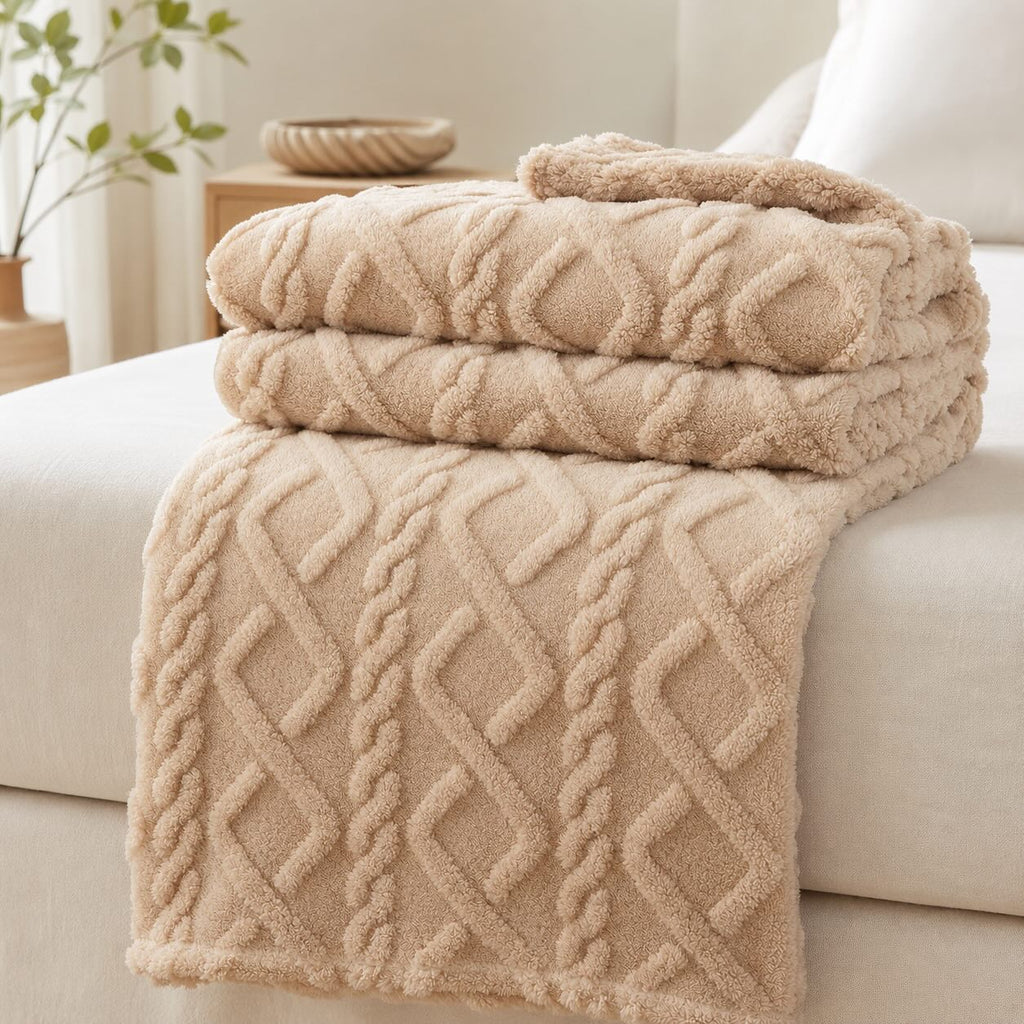 Lightweight Coral Fleece Throw Blanket for Sofa and Bed Use Soft and Easy to Clean | ribuella