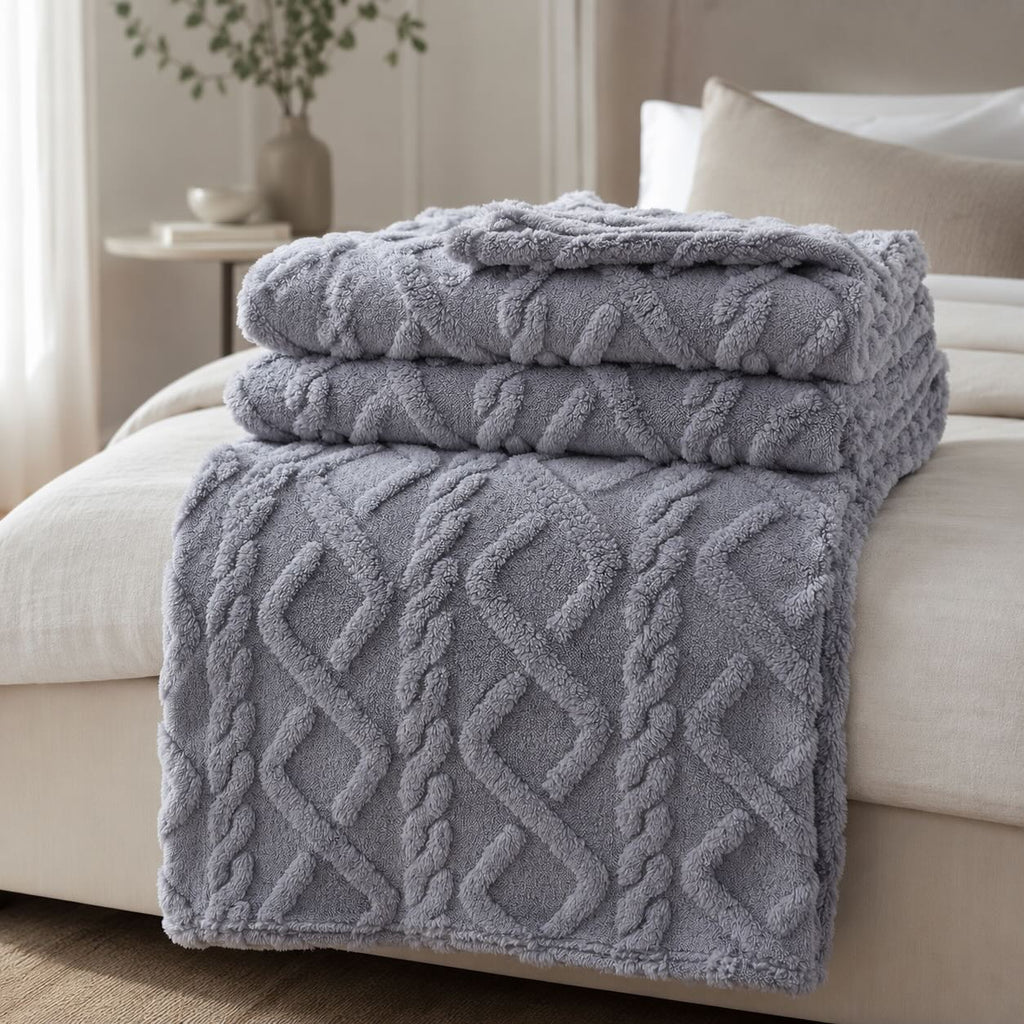 Lightweight Coral Fleece Throw Blanket for Sofa and Bed Use Soft and Easy to Clean | ribuella
