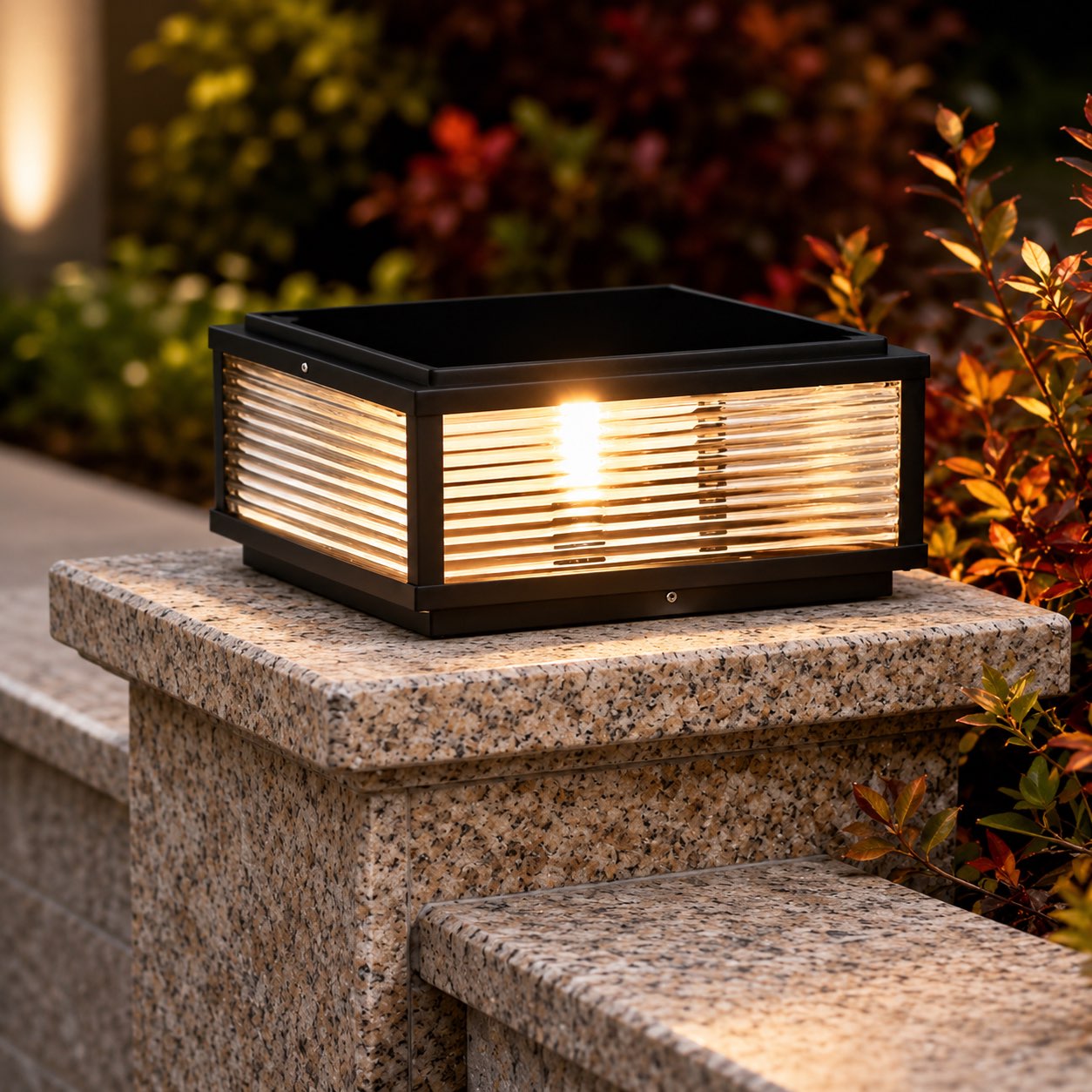 Modern Outdoor Pillar Light Solar Powered Adjustable Die-Cast Aluminum Ribbed Glass LED | ribuella