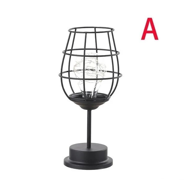 Retro lampička s dutým akcentem, vintage design, jemné osvětlení