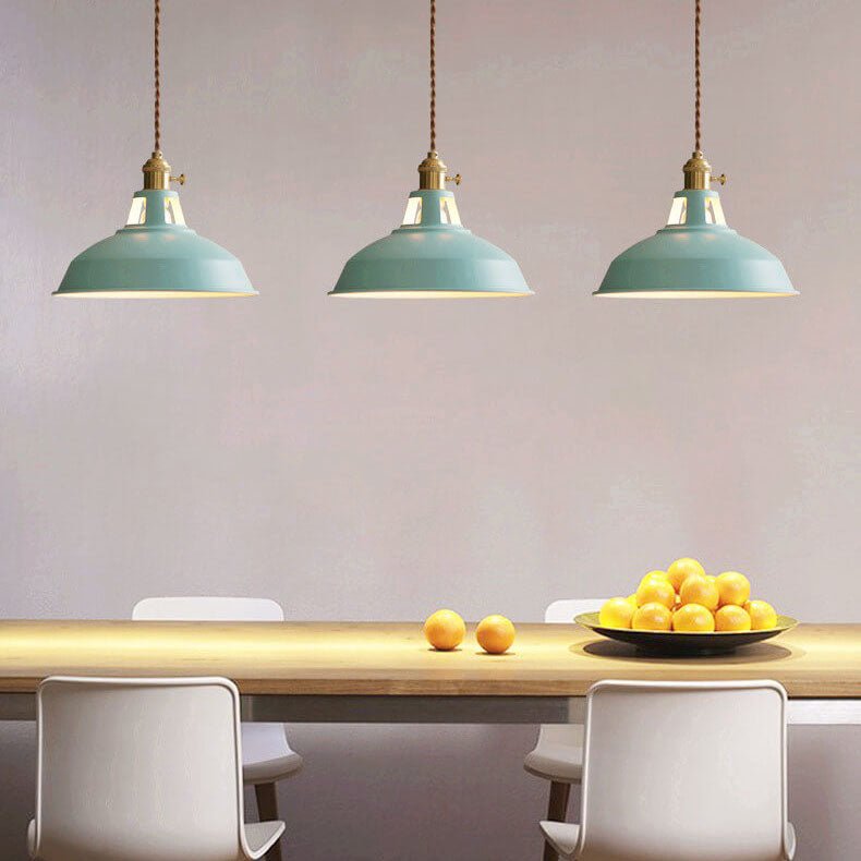 IronVale Retro-Pendelleuchte aus Stahl — breiter Metall-Schirm als Downlight