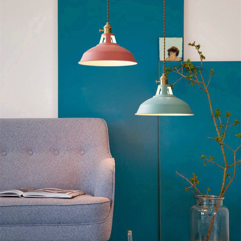 IronVale Retro-Pendelleuchte aus Stahl — breiter Metall-Schirm als Downlight