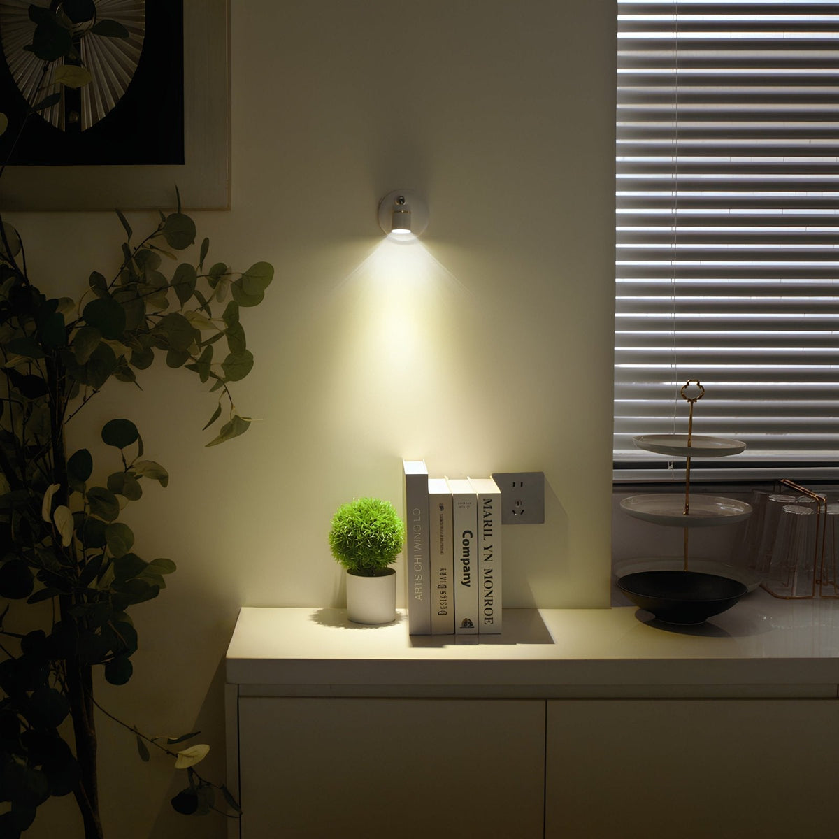Trådlös justerbar väggspotlight med trådlös fjärrkontroll