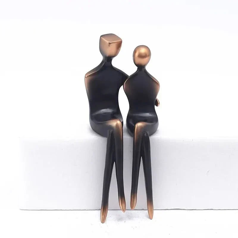Timeless Romantic Decor – Elegant Resin Statue of a Couple | ribuella
