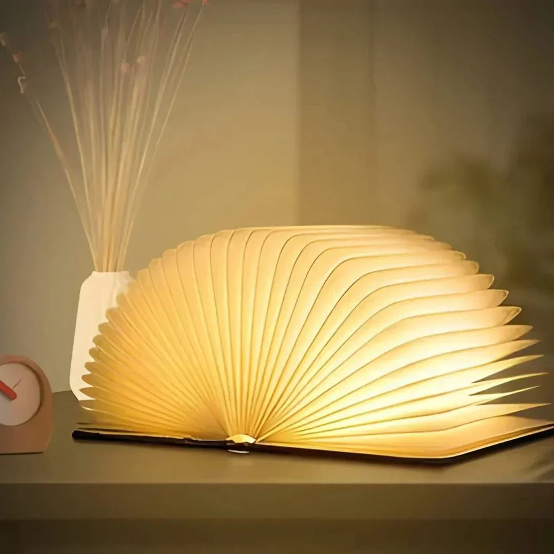 Kompaktes, per USB aufladbares LED-Nachtlicht in Buchform