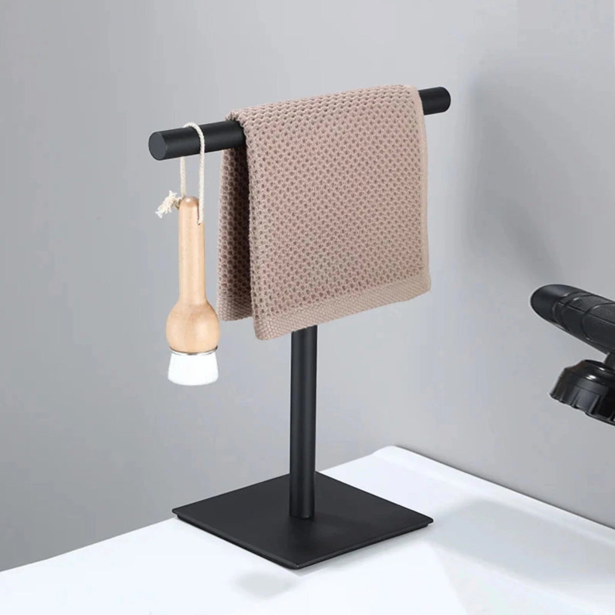 Stylish Freestanding Towel Holder with Durable Metal Frame | ribuella