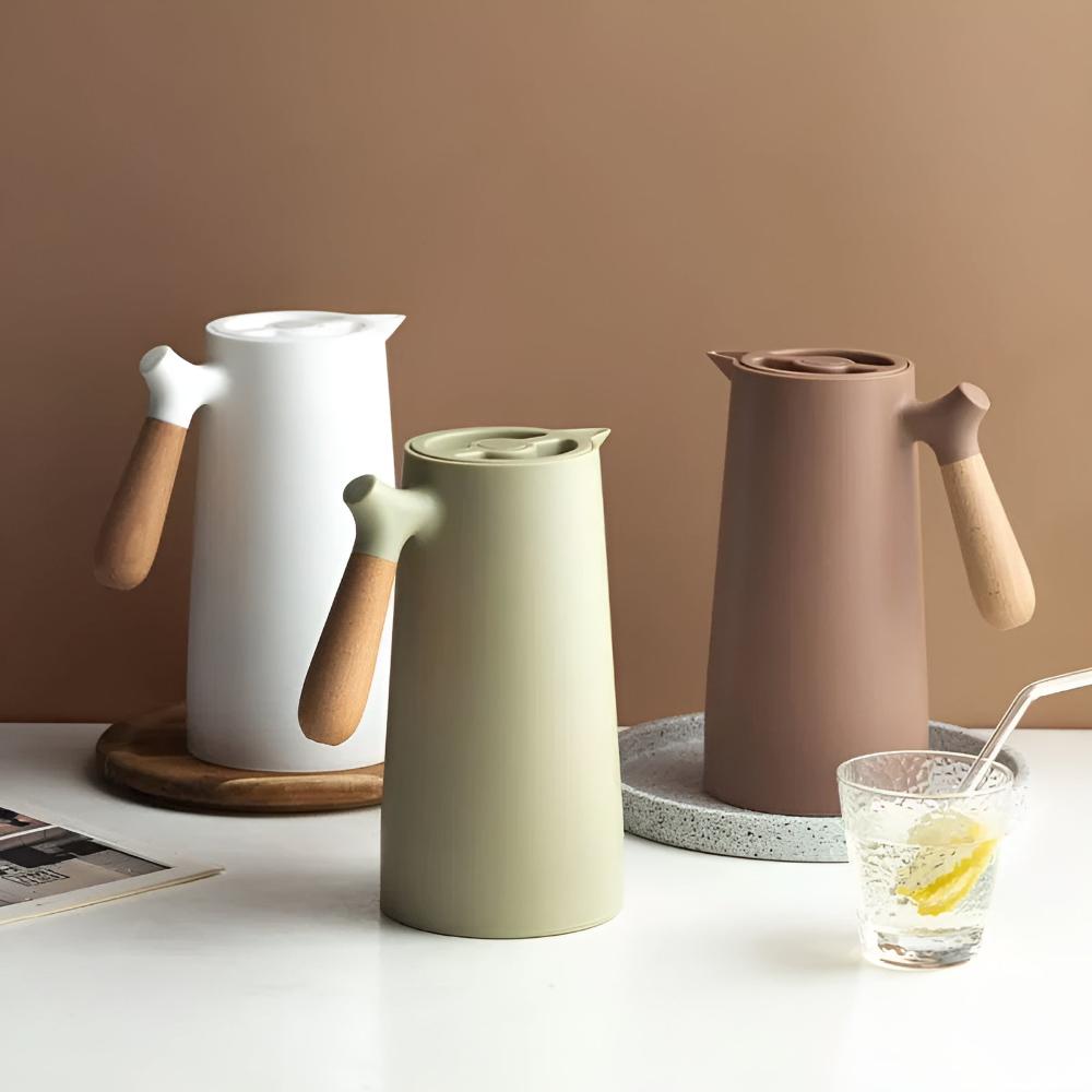 Stylish Insulated Beverage Carafe with Wooden Grip - 1L | ribuella