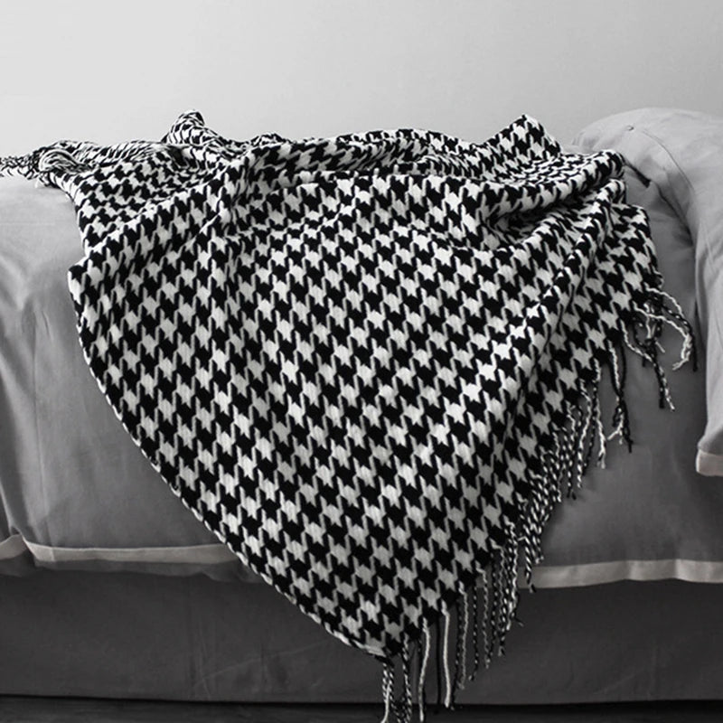 Stylish Knit Throw Blanket with Geometric Design and Fringes | ribuella