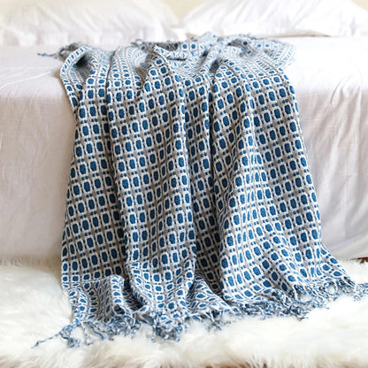 Stylish Knit Throw Blanket with Geometric Design and Fringes | ribuella