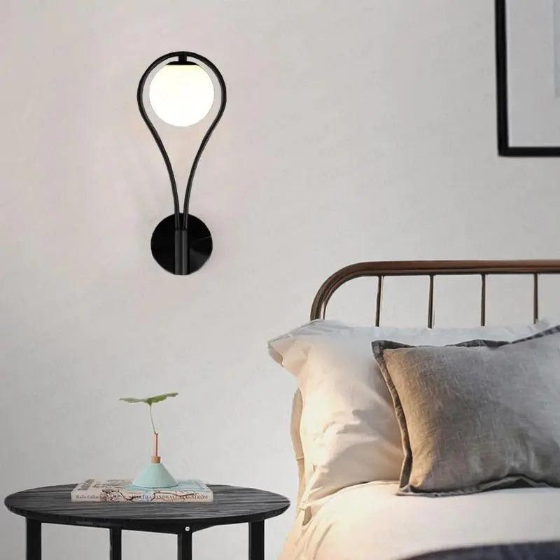 Lámpara de pared nórdica — acabado contemporáneo en negro mate o dorado