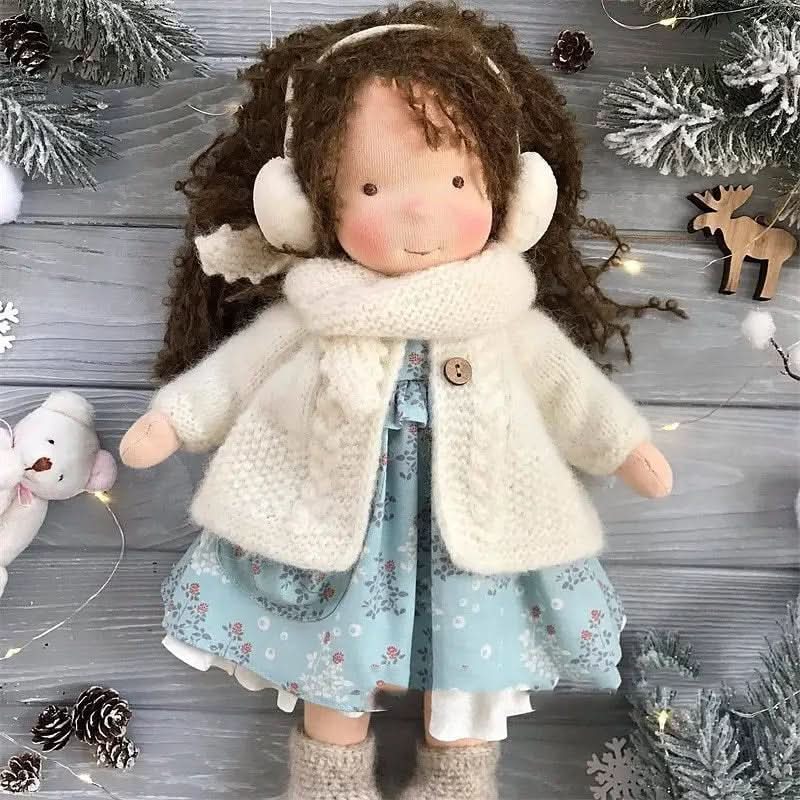 Aurora Waldorf-dockset — handgjord texturerad figur med tillbehör