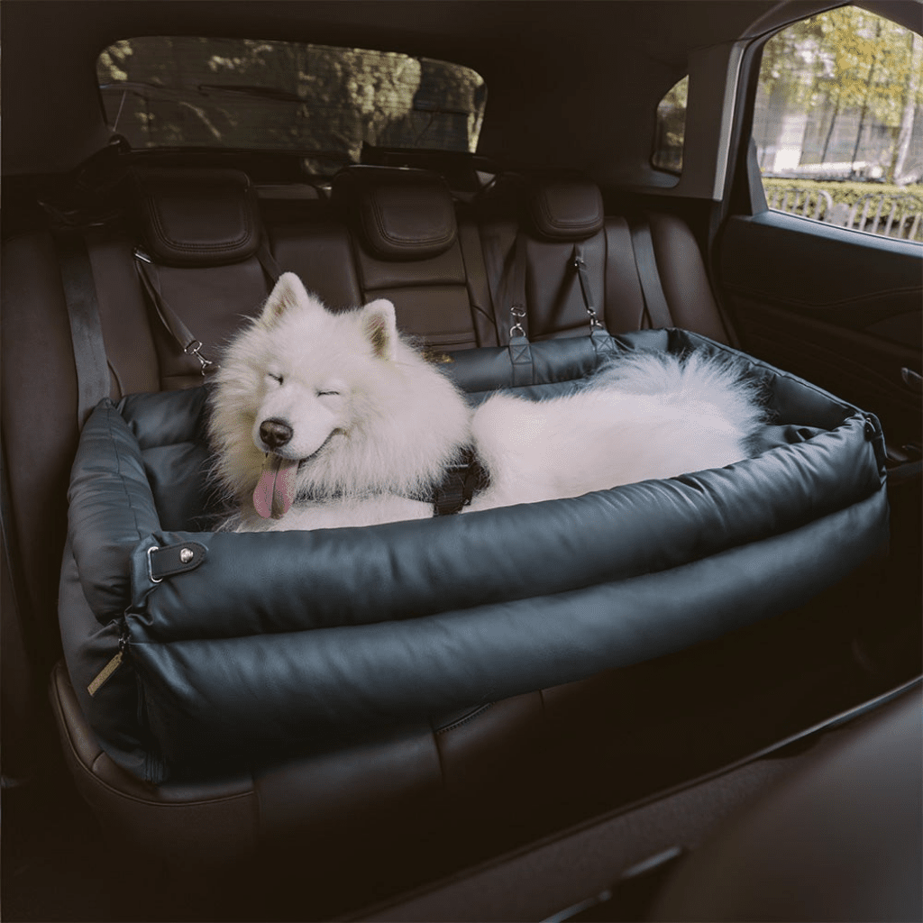 PawVogue Elite 大型犬用カーシートベッド — 滑り止め加工のフェイクレザーカバー