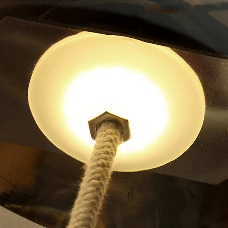 Severské LED závěsné svítidlo Valentina — dekorativní sklo