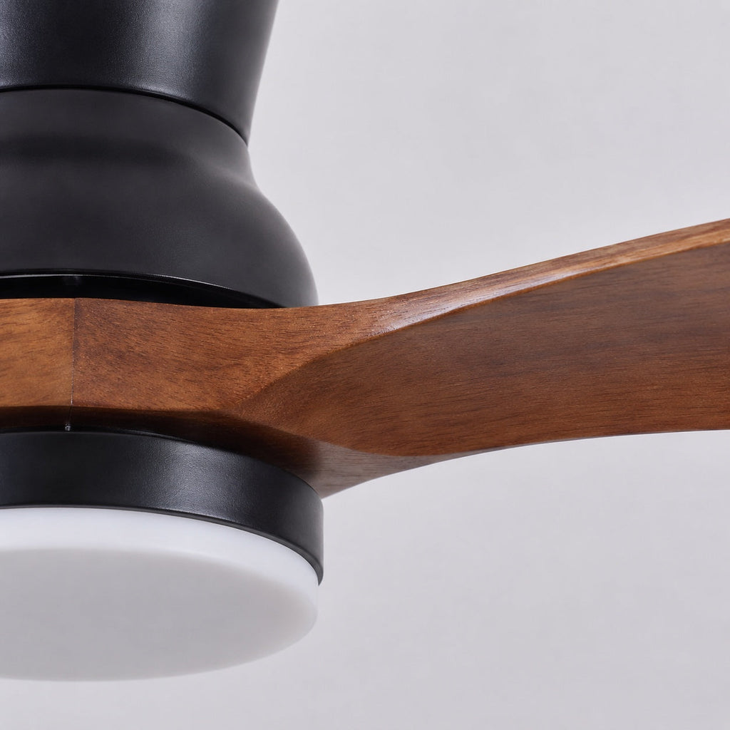 Moderní stropní ventilátor se stmívatelným LED osvětlením, ořechovými dřevěnými lopatkami, dálkovým ovládáním a výkonem 18W | ribuella