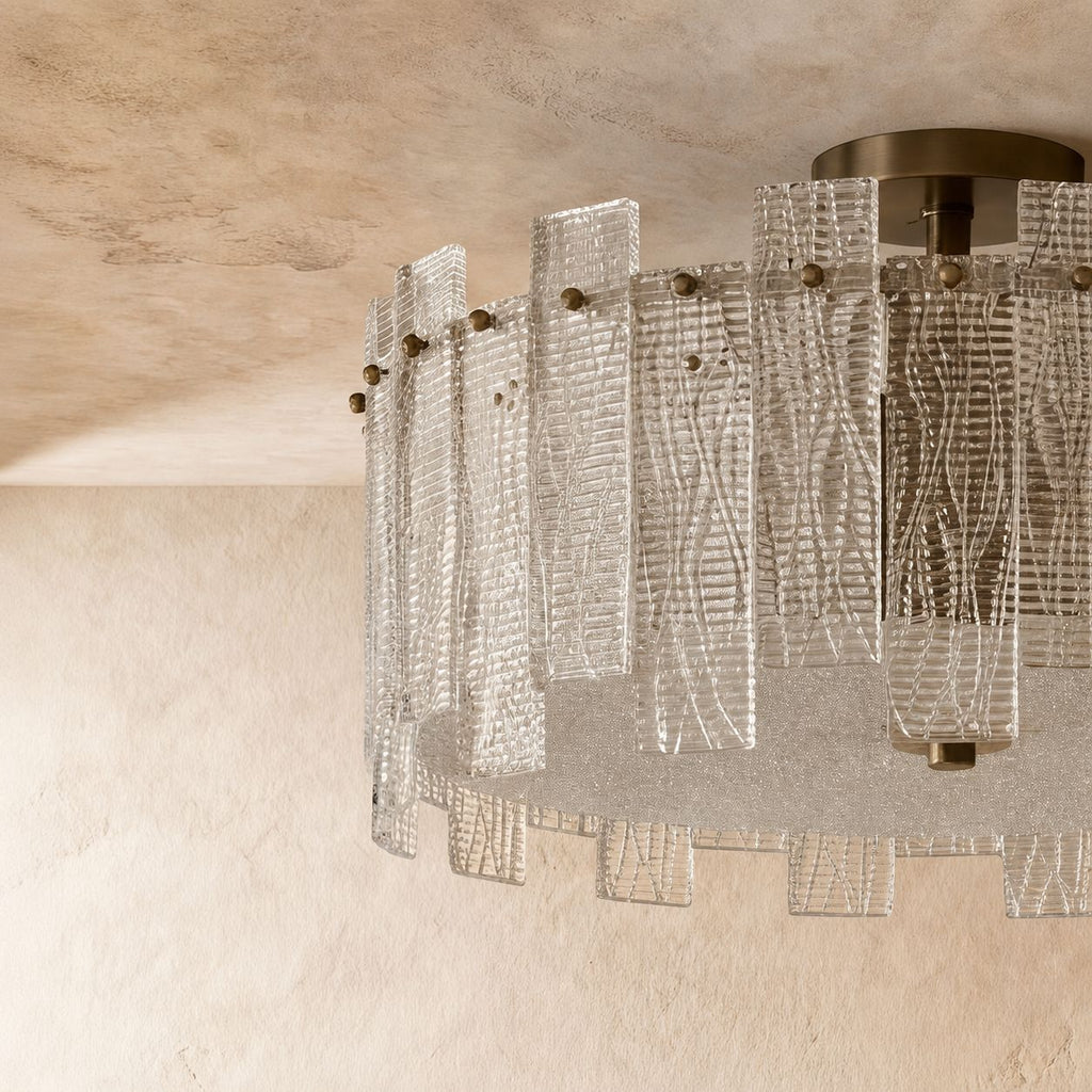 Plafonnier moderne à montage affleurant, verre texturé, cadre en cuivre, éclairage d’ambiance chaleureux | ribuella