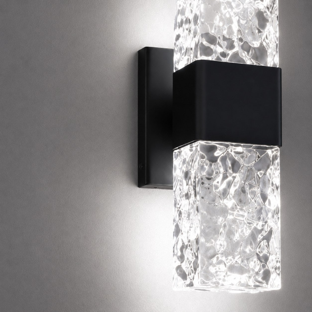 Moderne Kristall-Wandleuchte mit LED-Beleuchtung, galvanisierten Beschlägen, dimmbar, Warmweiß 3000K | ribuella