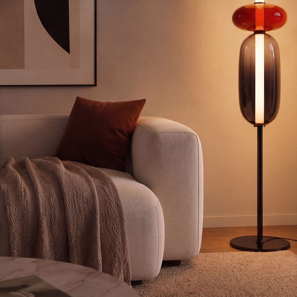 Moderní stojací lampa s nastavitelnou výškou, skleněným LED osvětlením a designem vrstvených oblázků | ribuella