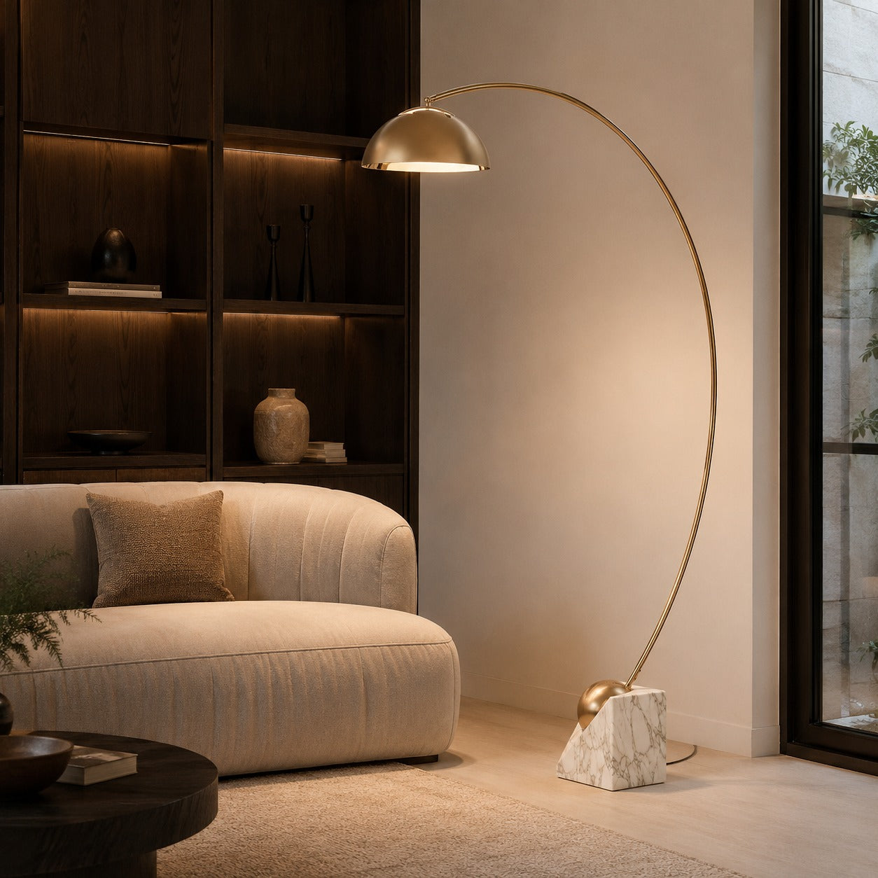 Moderne Stehleuchte mit verstellbarer Höhe, goldfarbenem Marmorsockel und LED-Beleuchtung, 60-72 Inch | ribuella
