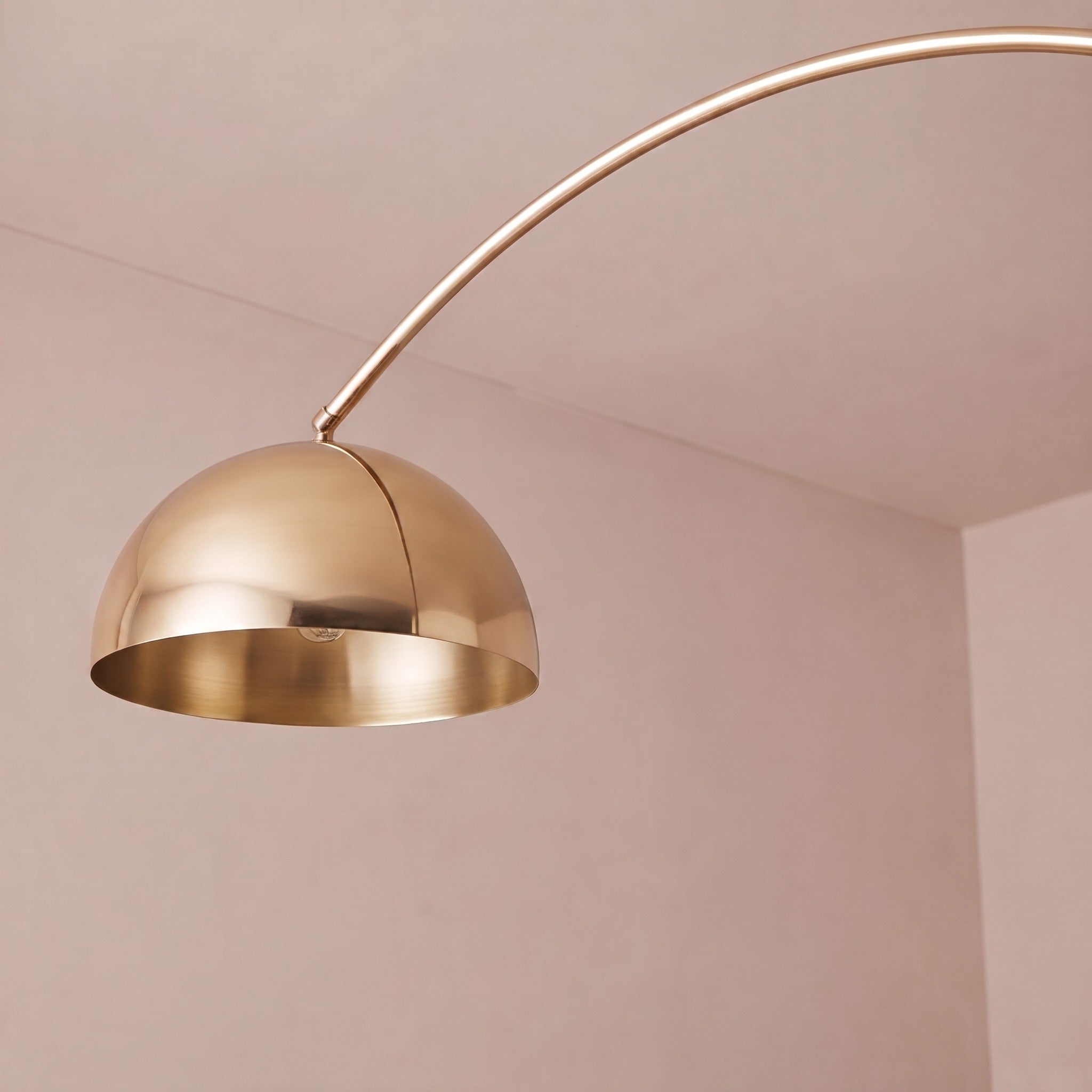 Moderne Stehleuchte mit verstellbarer Höhe, goldfarbenem Marmorsockel und LED-Beleuchtung, 60-72 Inch | ribuella