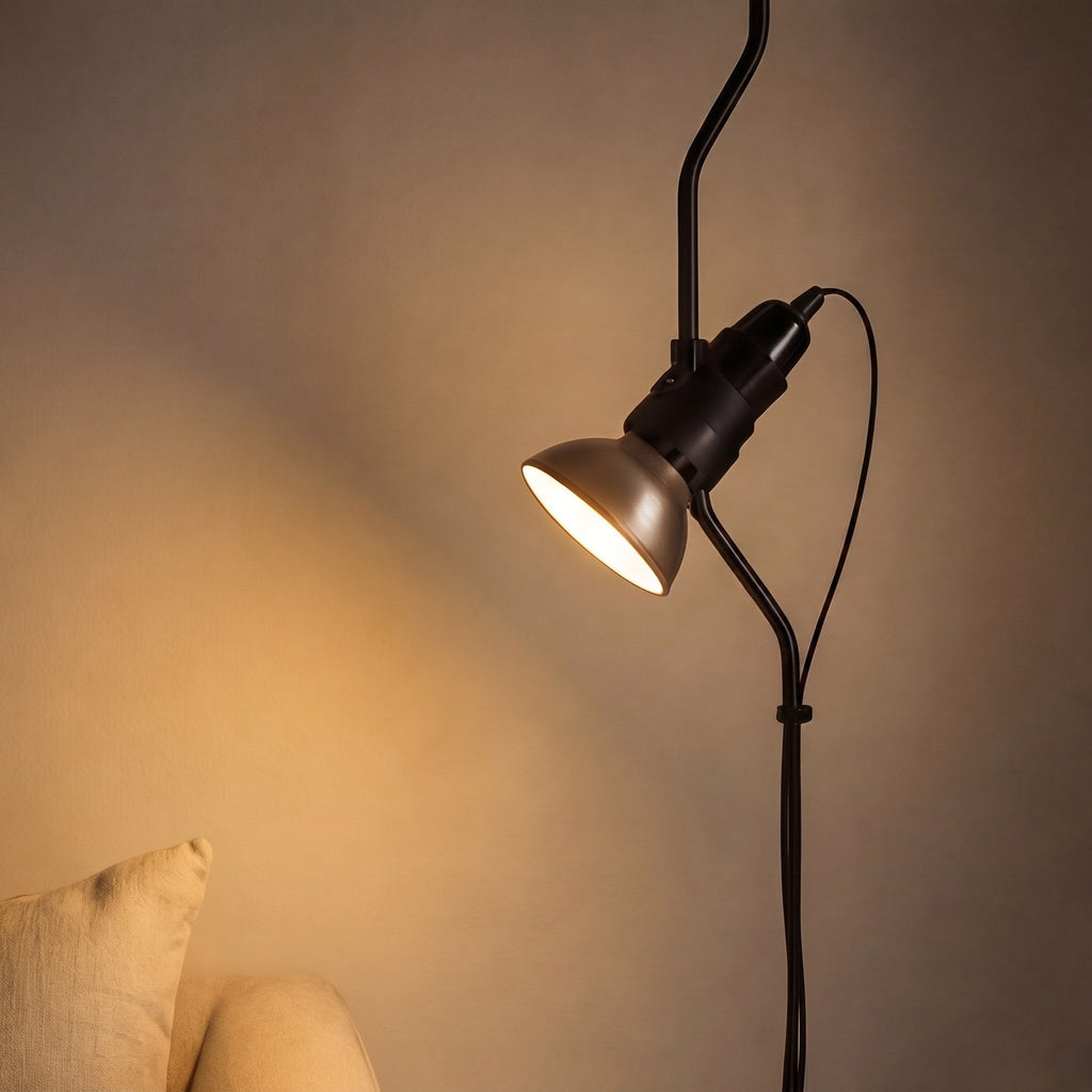 Moderní stojací lampa s nastavitelnou výškou, kovovým bodovým světlem pro vnitřní osvětlení | ribuella