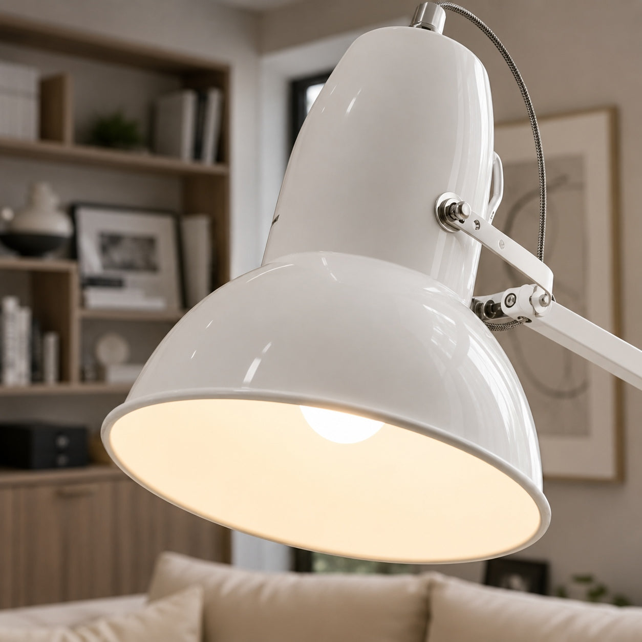 Lampadaire moderne avec base en métal et hauteur réglable, pour l’éclairage du salon | ribuella