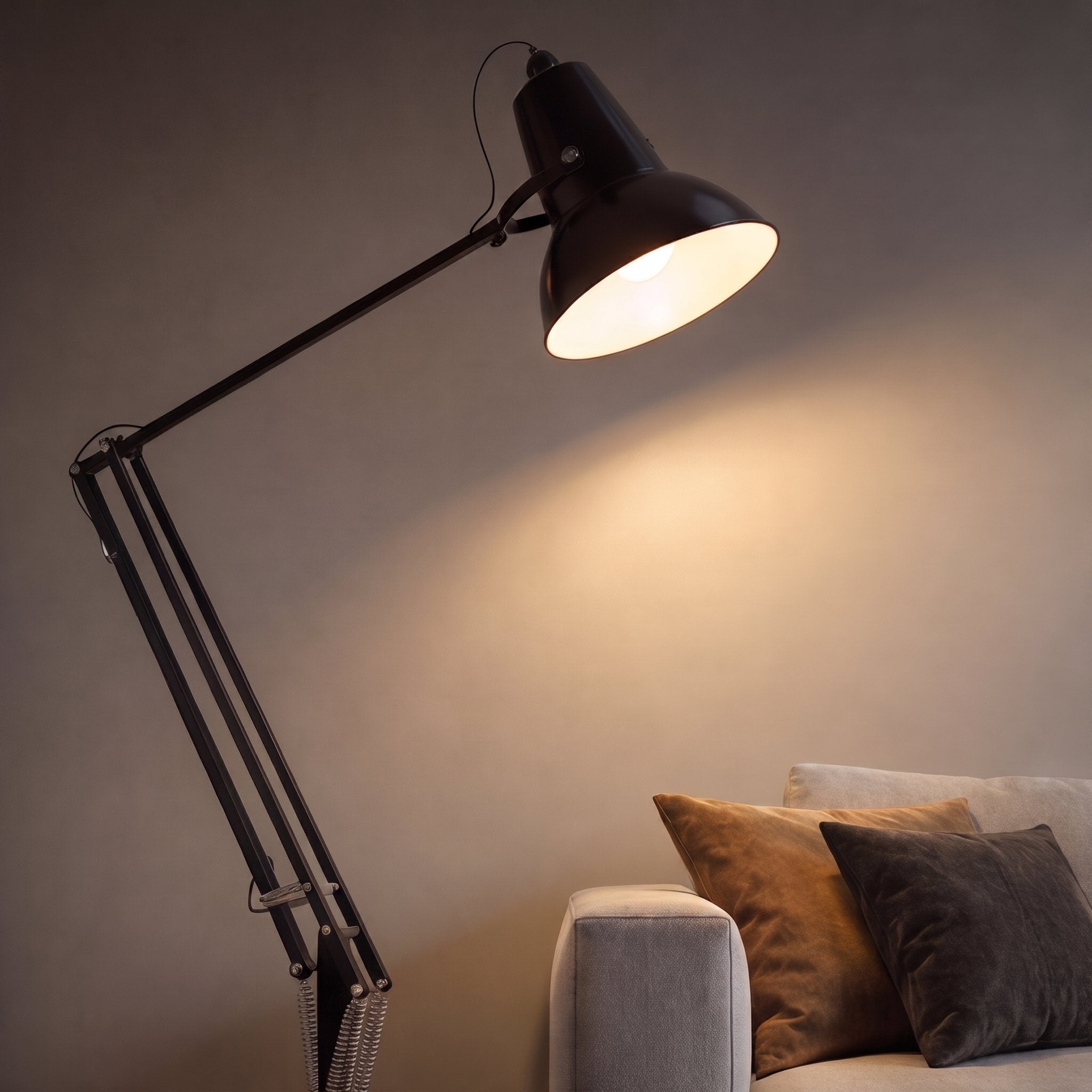 Lampadaire moderne avec base en métal et hauteur réglable, pour l’éclairage du salon | ribuella