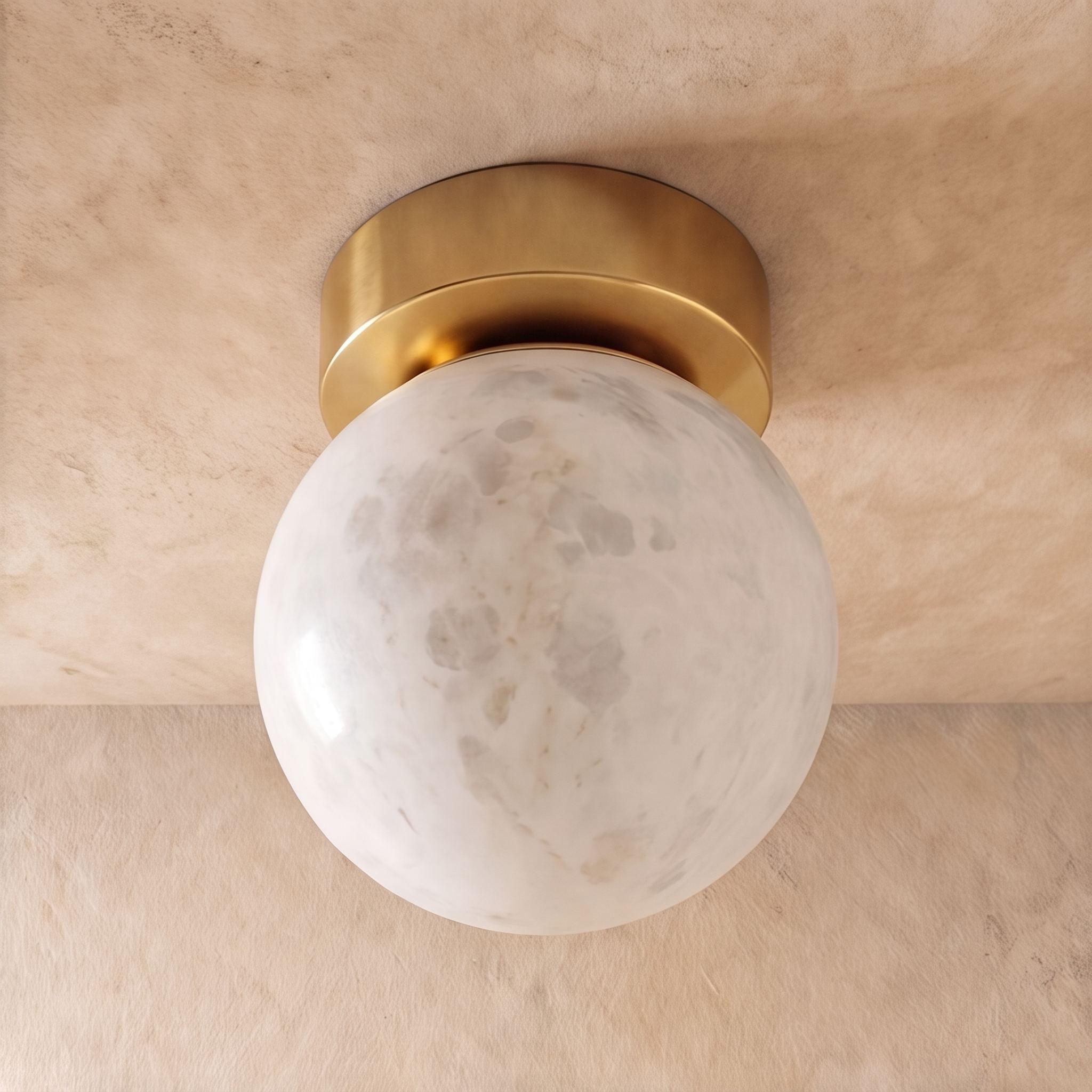Plafonnier moderne à montage affleurant, cuivre et albâtre, luminaire à halo lumineux doux et chaleureux | ribuella