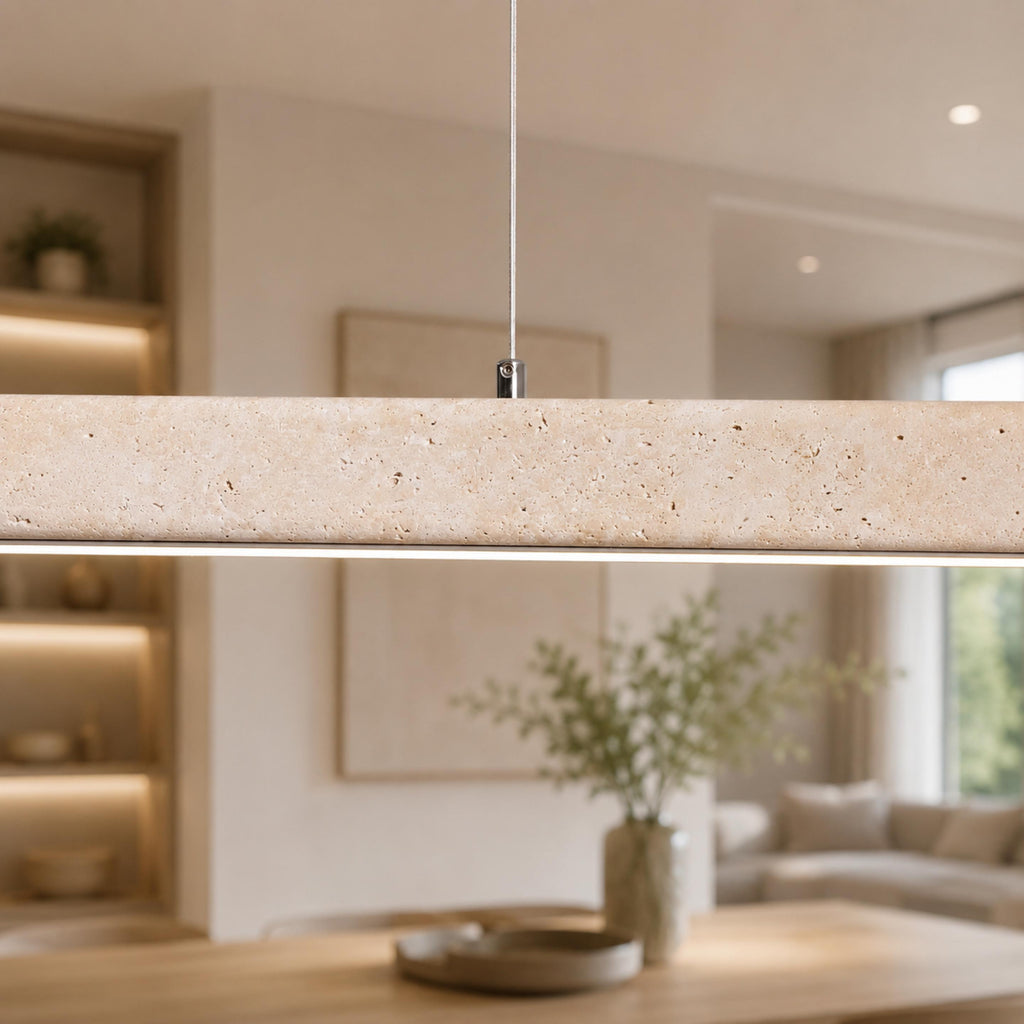 Moderne Pendelleuchte mit verstellbarer LED-Beleuchtung und Travertin-Lampenschirm für die Kücheninsel | ribuella