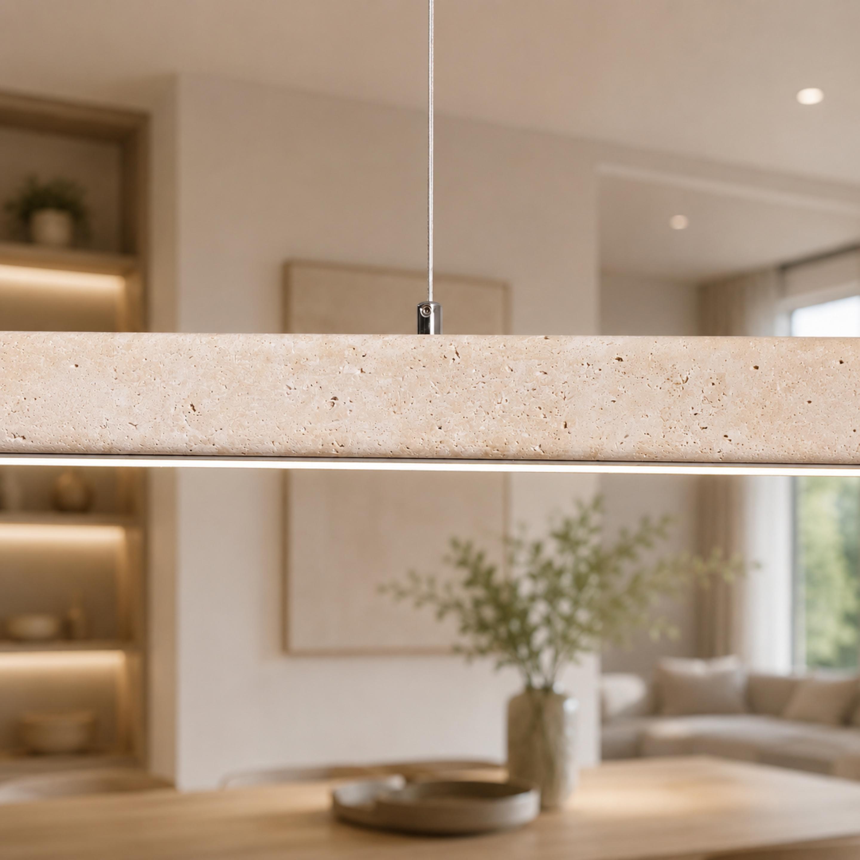 Moderne Pendelleuchte mit verstellbarer LED-Beleuchtung und Travertin-Lampenschirm für die Kücheninsel | ribuella