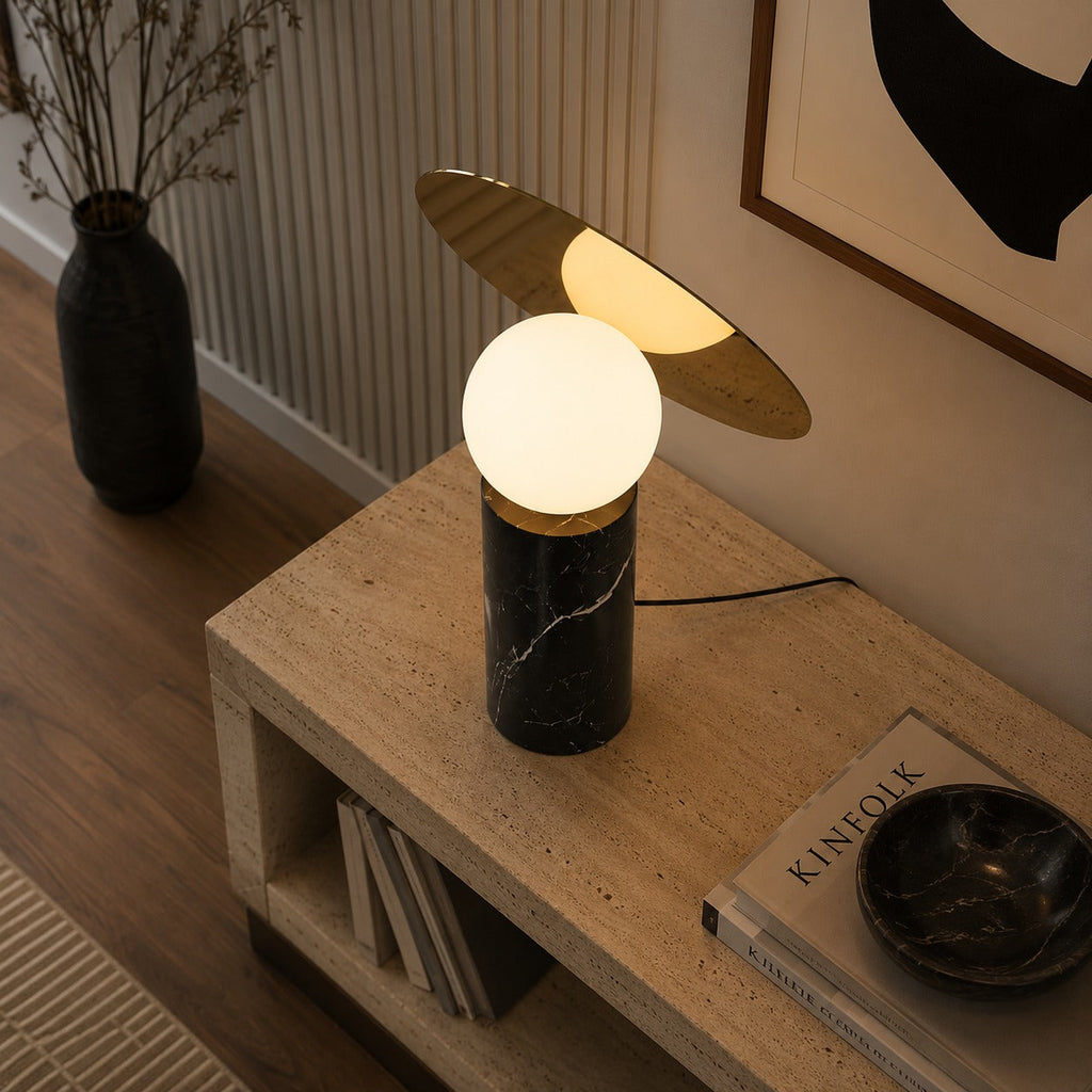 Moderne Tischlampe mit drehbarem Schirm und Marmorbasis für verstellbare Innenbeleuchtung | ribuella