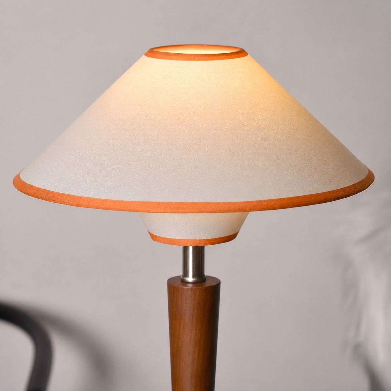 Modern Table Lamp with Wooden Base and Fabric Shade Plug-in Adjustable Dimmable 40W E26/E27 | ribuella