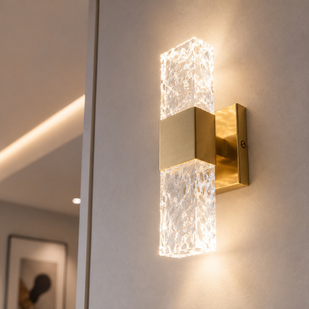 Moderne Kristall-Wandleuchte mit LED-Beleuchtung, galvanisierten Beschlägen, dimmbar, Warmweiß 3000K | ribuella