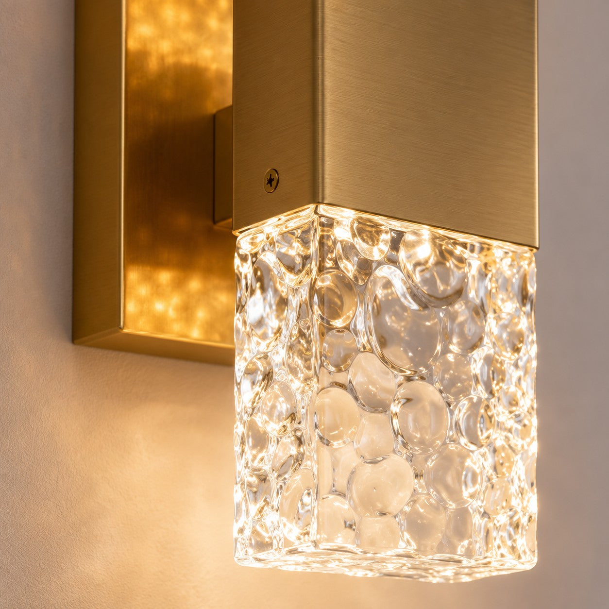 Moderne Kristall-Wandleuchte mit LED-Beleuchtung, galvanisierten Beschlägen, dimmbar, Warmweiß 3000K | ribuella