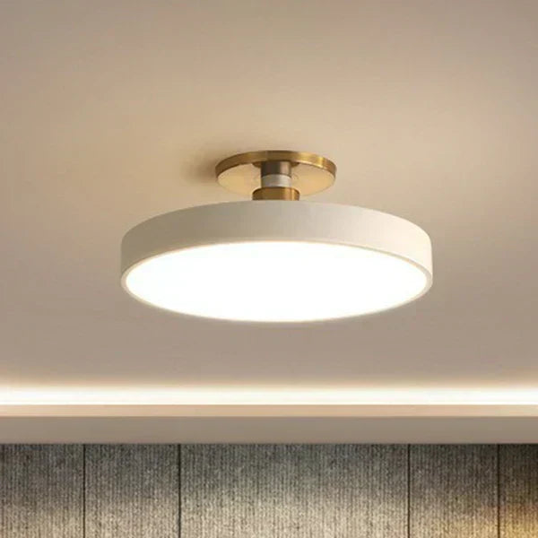 Serene Aura LED mennyezeti lámpatest modern, kerek formával | ribuella