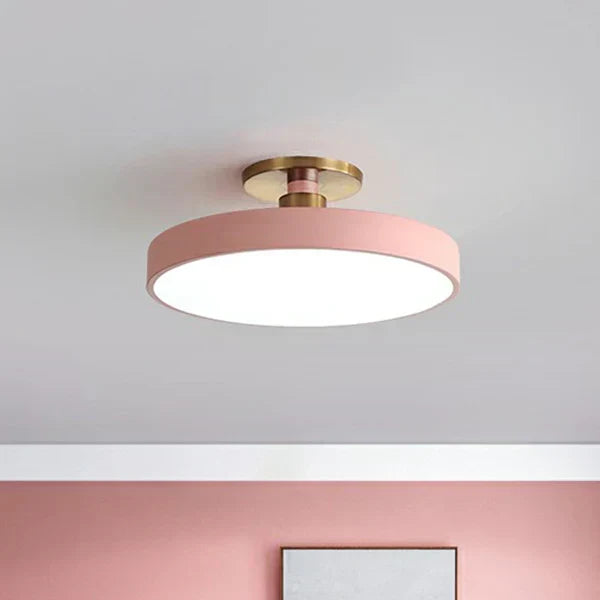Serene Aura LED mennyezeti lámpatest modern, kerek formával | ribuella