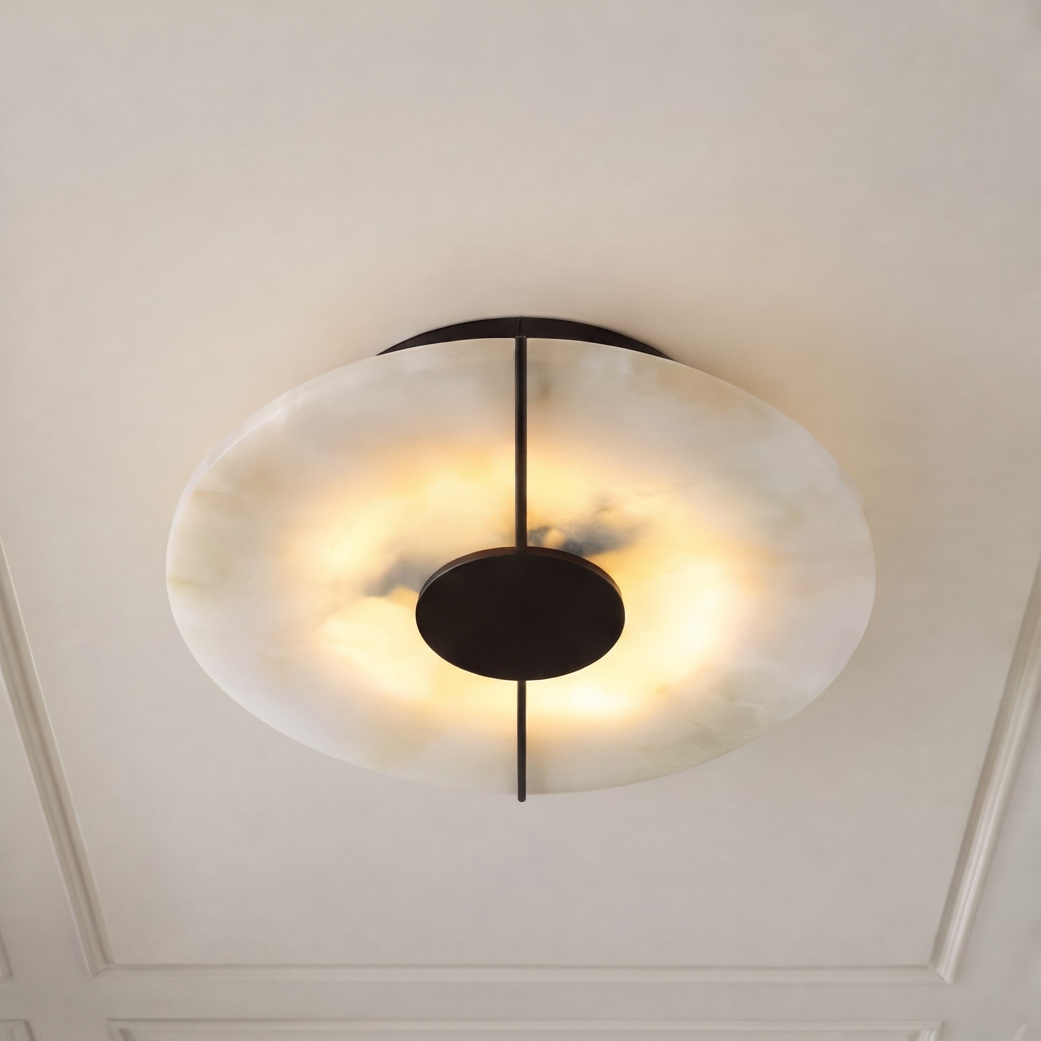 Nordisk minimalistisk væglampe, vægmonteret metalarmatur med marmoraccent, LED til indendørs design | ribuella