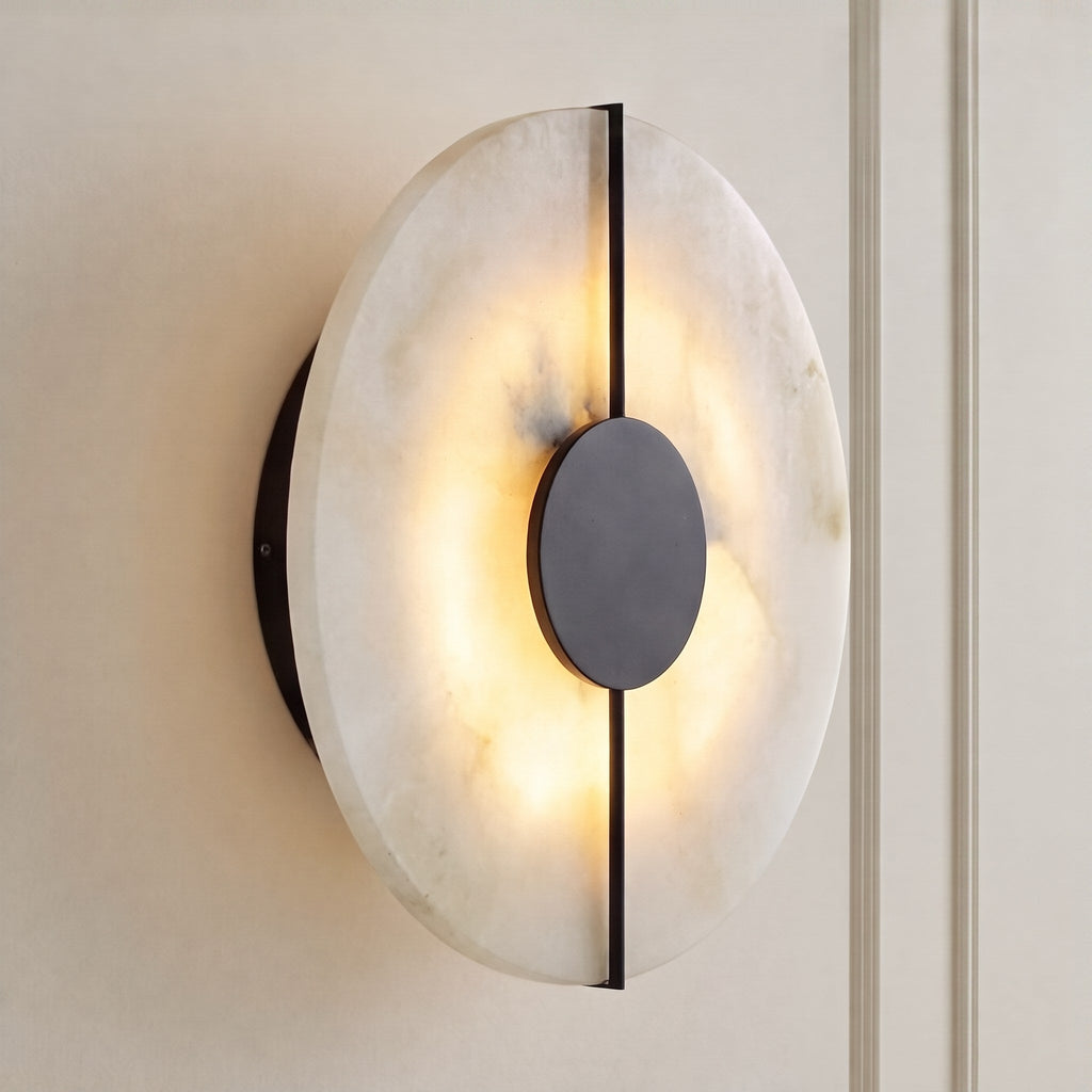 Nordisk minimalistisk væglampe, vægmonteret metalarmatur med marmoraccent, LED til indendørs design | ribuella