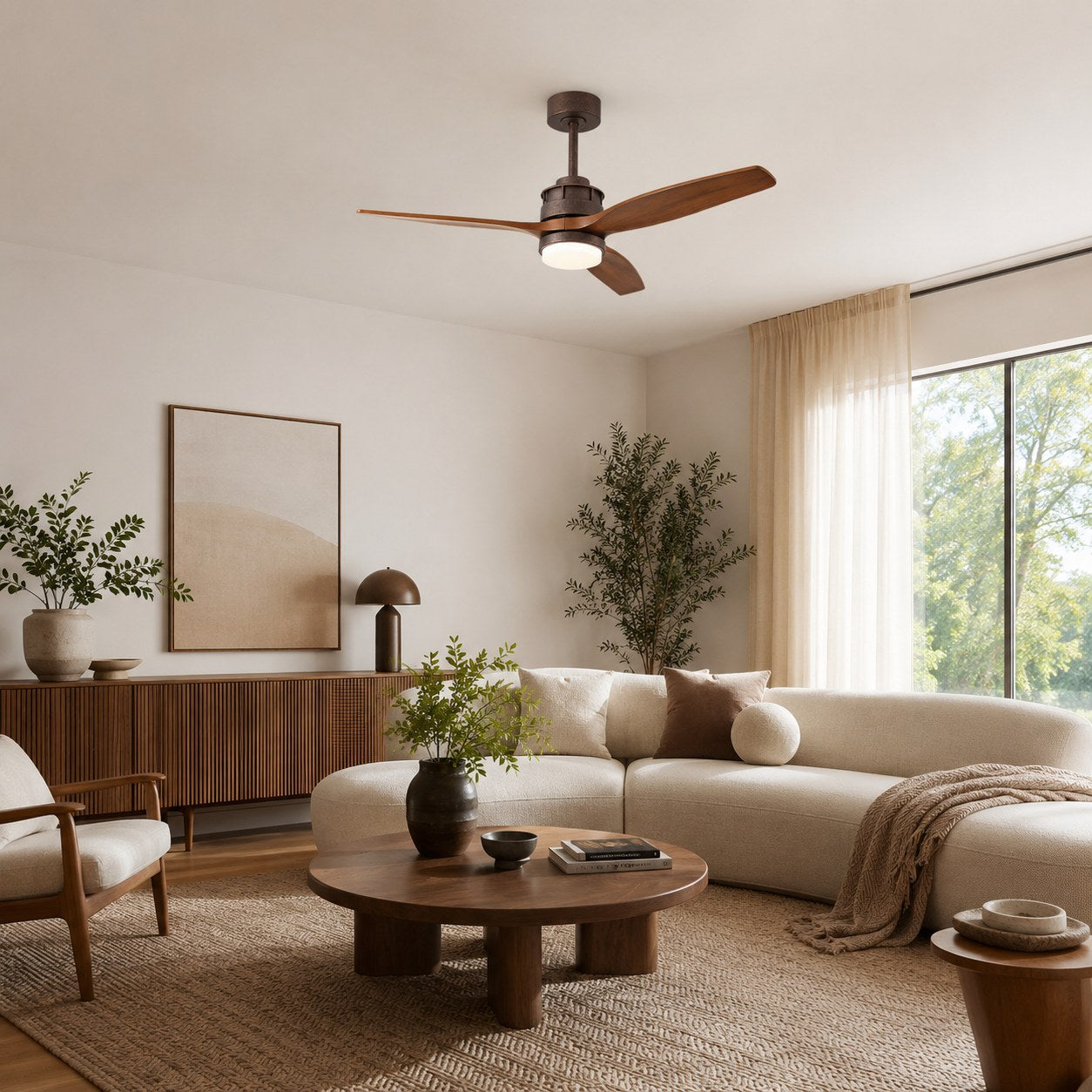 Deckenventilator im nordischen Stil mit Beleuchtung, flacher Montage, Holzflügeln, dimmbarer LED und Fernbedienung | ribuella