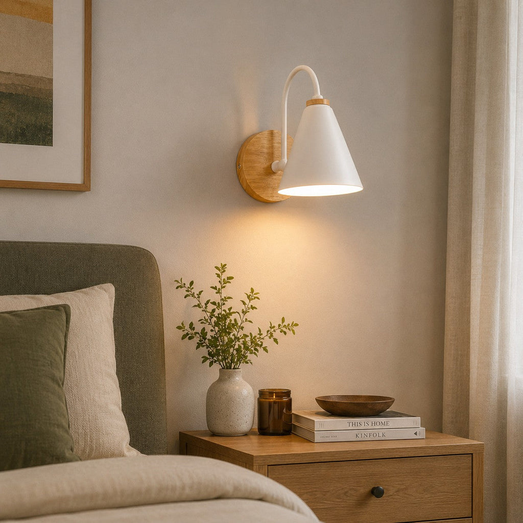Applique da parete nordica con paralume in ferro e piastra posteriore in legno, dimmerabile, per uso interno | ribuella