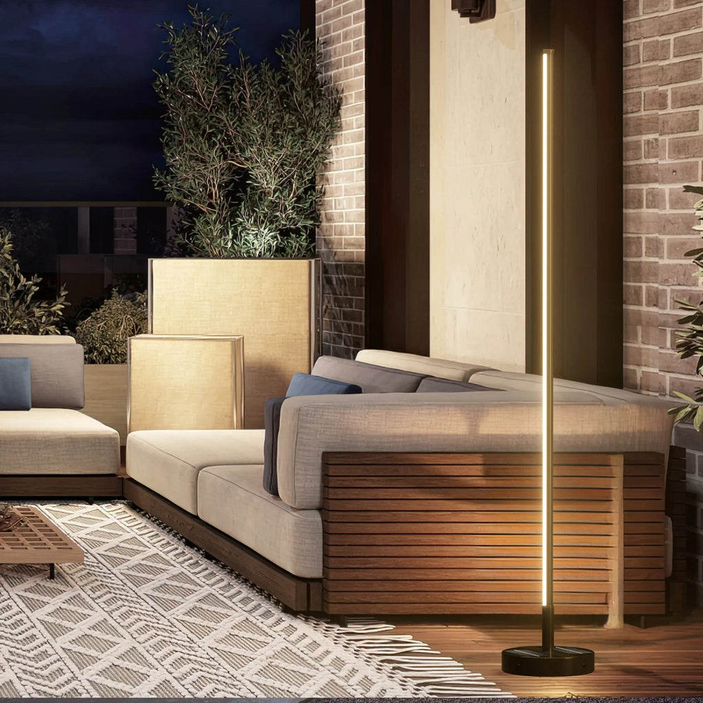 Lampadaire solaire AuroraTrail en fer durable — éclairage résistant aux intempéries