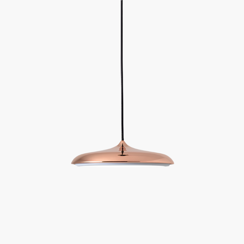 Moderne skandinavisk pendellampe med blødt, diffust LED-lys og rene linjer til loftet