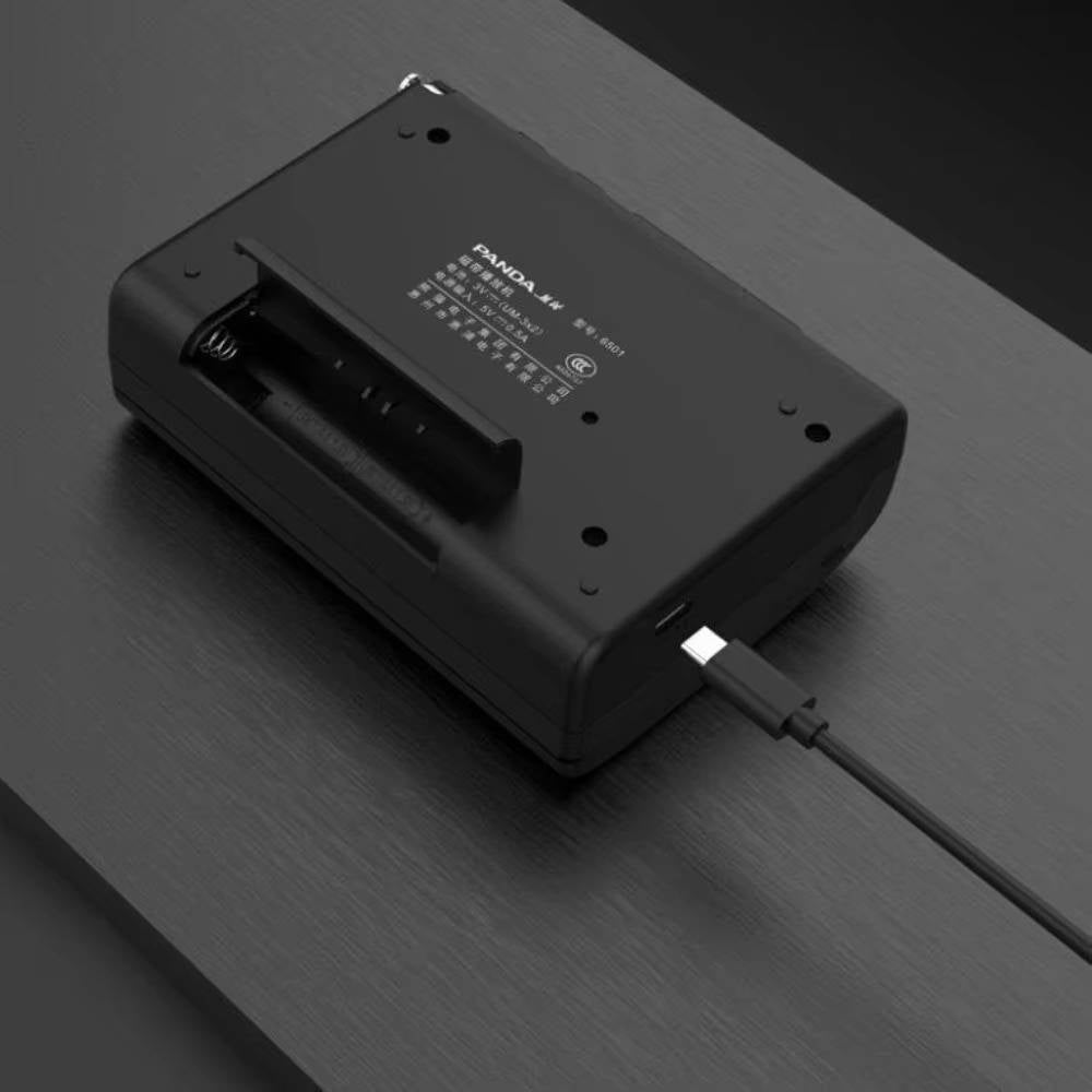 Retro mini-kassettspiller med radio- og opptaksfunksjoner | ribuella