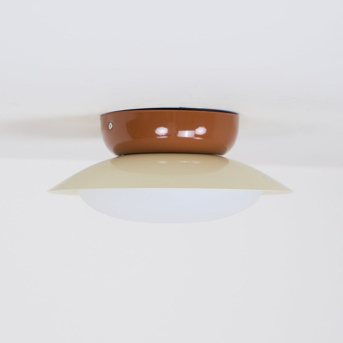 Plafonnier en forme de bol Aurora — luminaire rétro bicolore