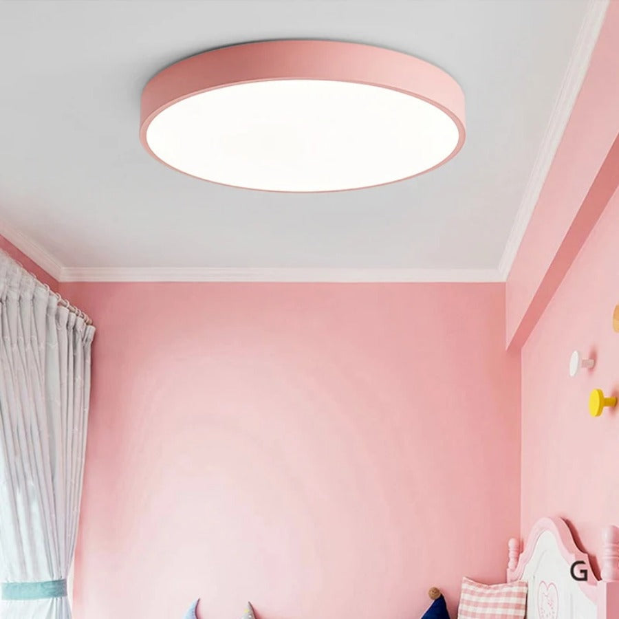 Luz de teto redonda fina, silhueta moderna e minimalista e brilho ambiente suave e quente