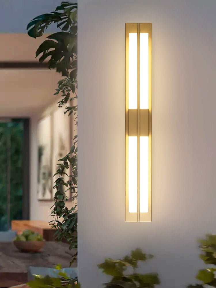 Applique murale Caspian en albâtre et laiton, luminaire à LED intégrée