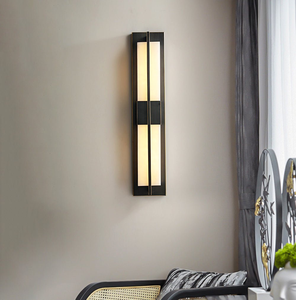 Applique murale Caspian en albâtre et laiton, luminaire à LED intégrée