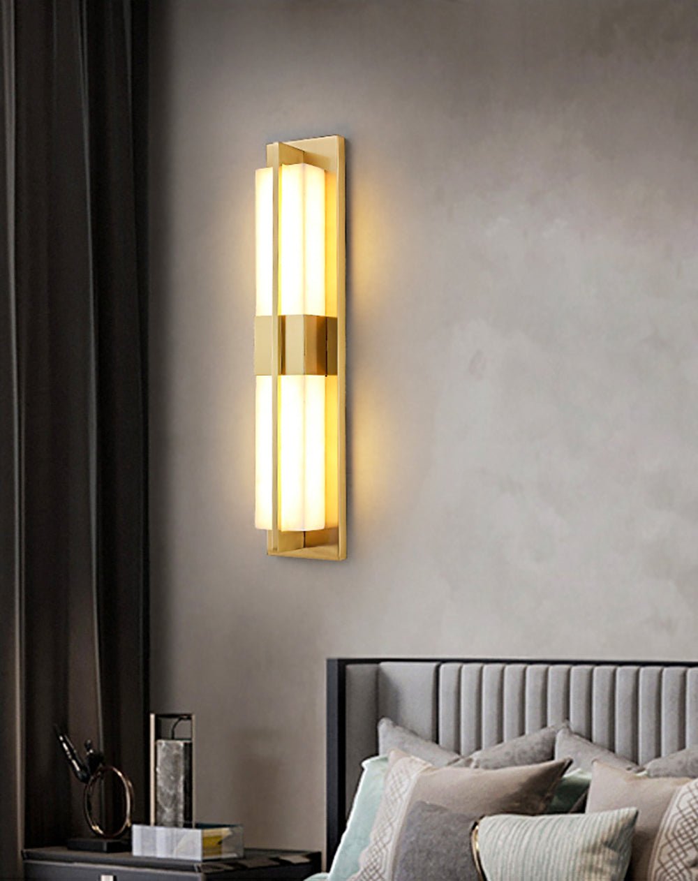 Applique murale Caspian en albâtre et laiton, luminaire à LED intégrée